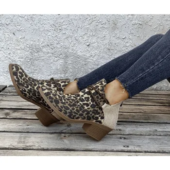 Осенне-зимняя женская обувь 2023 года, новинка, модные женские полусапожки с леопардовым узором на квадратном каблуке в европейском и американском стиле